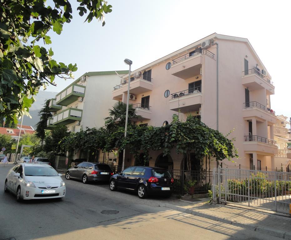 Apartments Mare Budva Luaran gambar