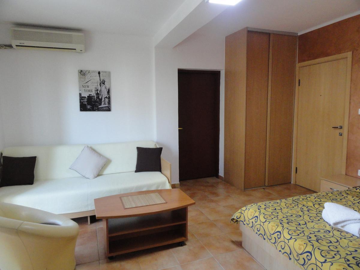 Apartments Mare Budva Bilik gambar