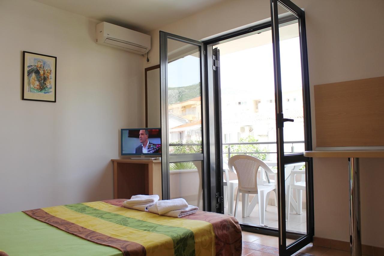 Apartments Mare Budva Bilik gambar