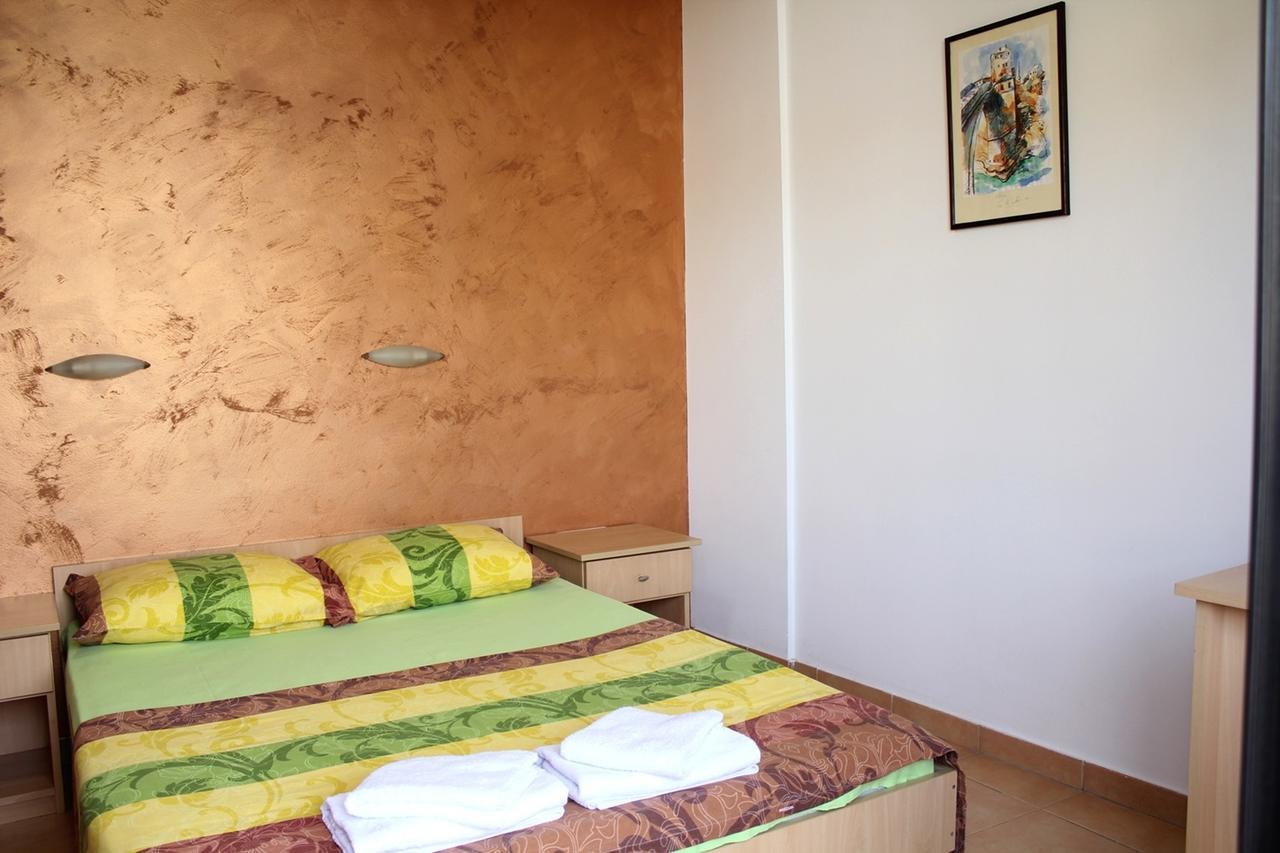 Apartments Mare Budva Bilik gambar