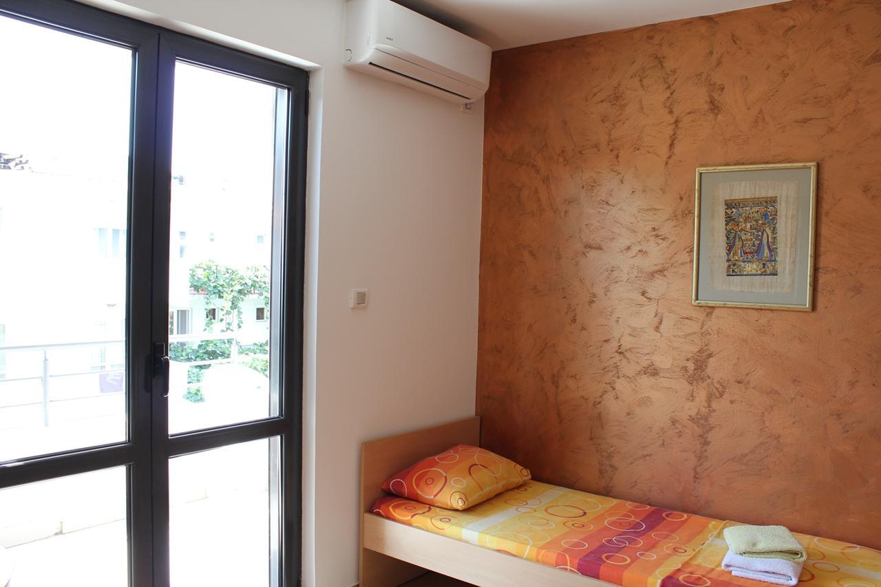 Apartments Mare Budva Bilik gambar