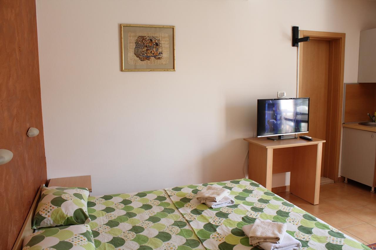 Apartments Mare Budva Bilik gambar