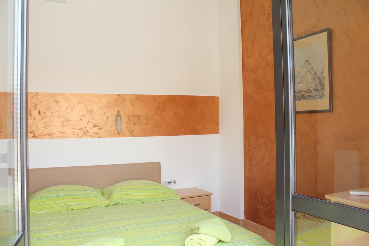 Apartments Mare Budva Bilik gambar