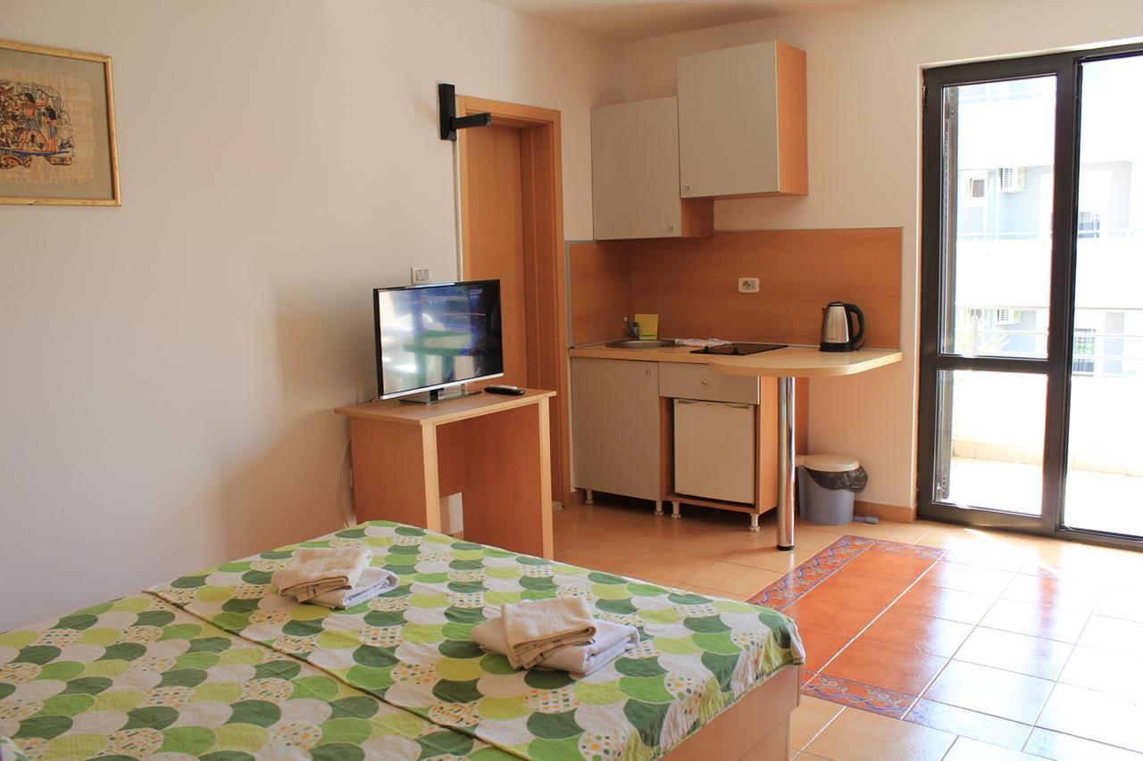Apartments Mare Budva Bilik gambar
